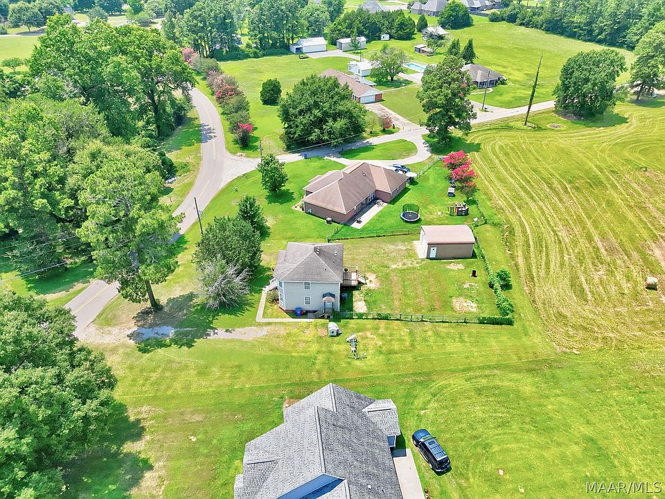 1st image of 427 Lewis Rd