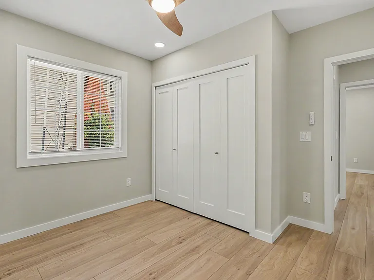 319 Dunham St — Photo 12