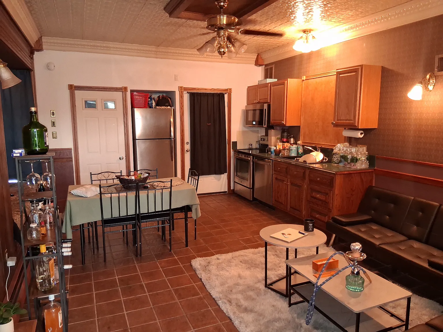1 Rowhouse Ln — Photo 4