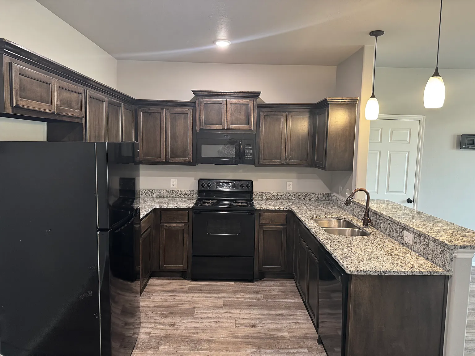 3 bed, 1240 sqft, $1,499 — Photo 3