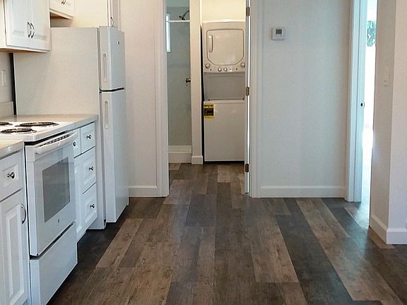 5th image of 1557 Martin Ave #2