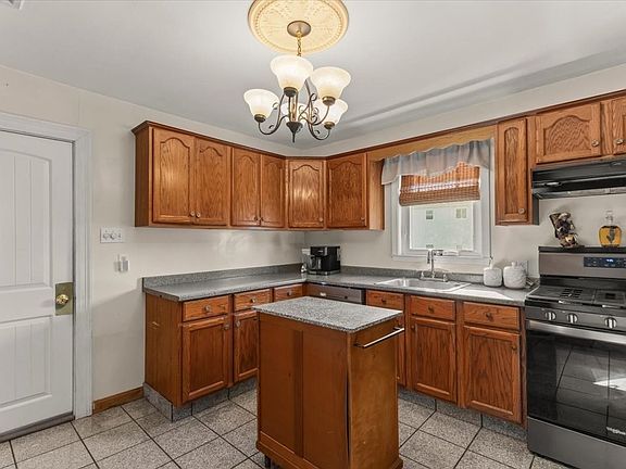 5th image of 47 Bush St