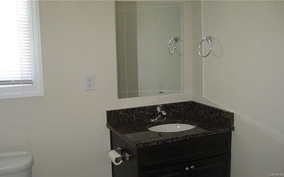 4th image of 122 W Church St