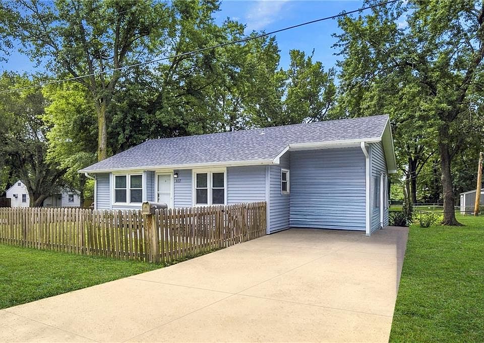 1st image of 307 SE 6th St