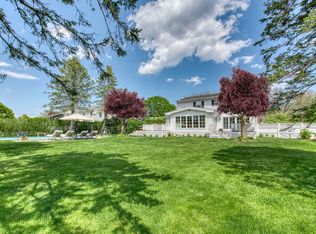 25 Pleasant Ln, Southampton, NY 11968