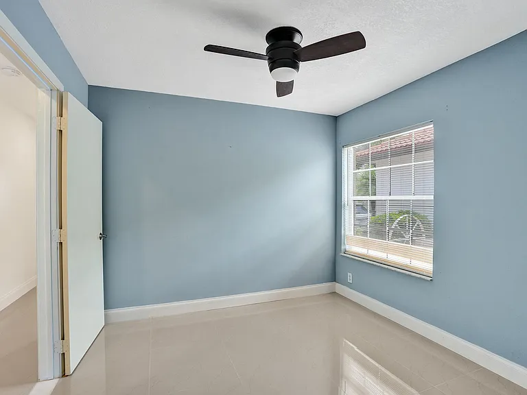 17866 SW 10th Ln — Photo 30