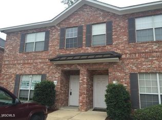 121 Armand Oaks, Ocean Springs, MS 39564