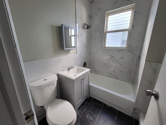 5th image of 174 Vermont Ave Floor 1