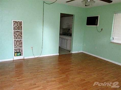 2nd image of 8406 Aero Ave