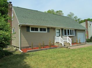 8 Honey Ln, Wappingers Falls, NY 12590