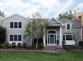 77 Rockledge Dr, Livingston, NJ 07039