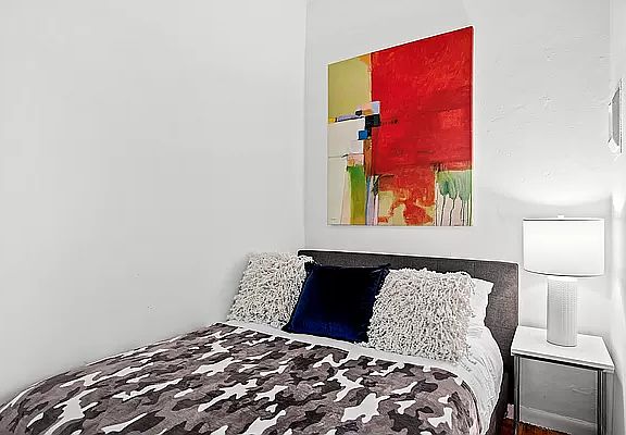 4th image of 102 W 80th St APT 84