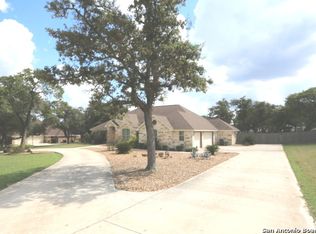 140 Copper Ridge Dr, La Vernia, TX 78121