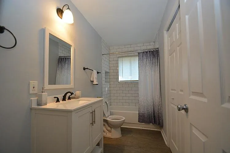 540 Martha St #B — Photo 4