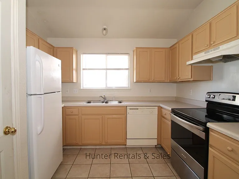 1516 Grey Fox Trl — Photo 3