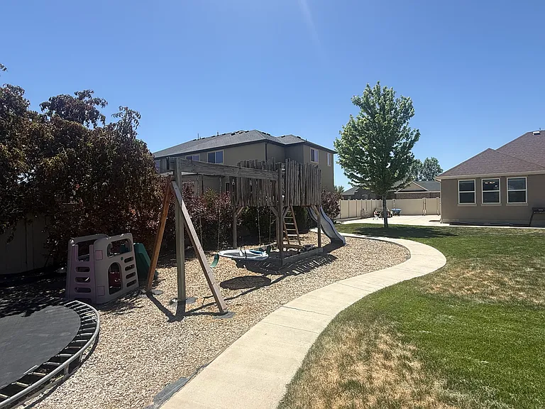 254 N Constitution Dr W — Photo 37
