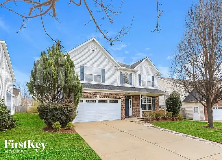 2114 Feather Ridge Dr — Photo 2