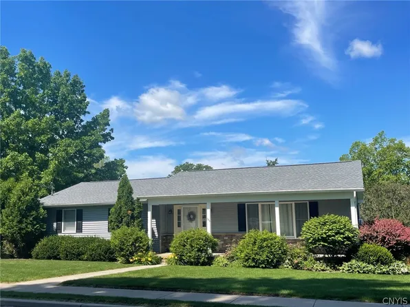 325 Betsinger Rd, Sherrill, NY 13461