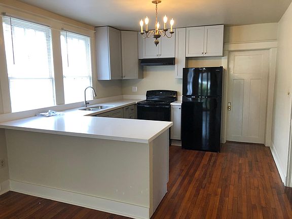 4th image of 2627 Joseph St