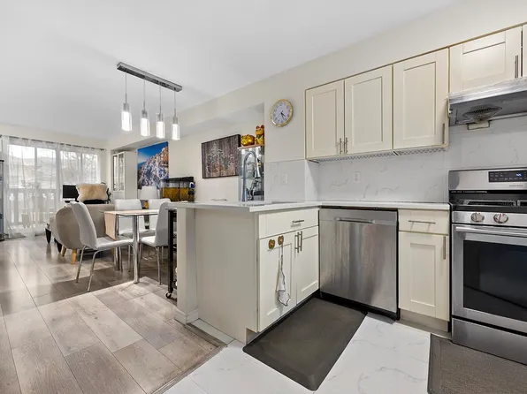 7088 Lynnwood Dr #52, Richmond, BC V7C 5V3