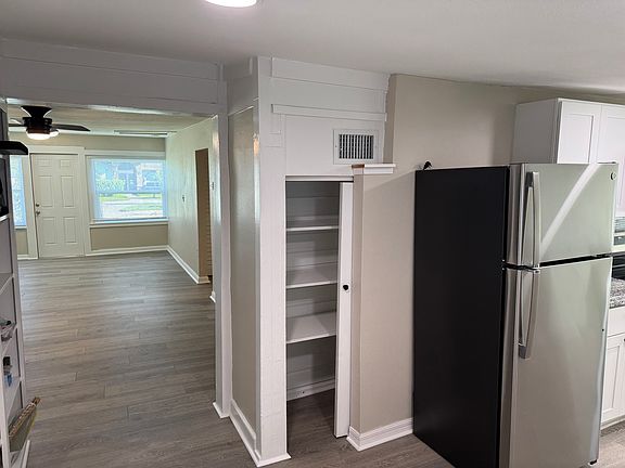 5th image of 1555 Tioga Ave