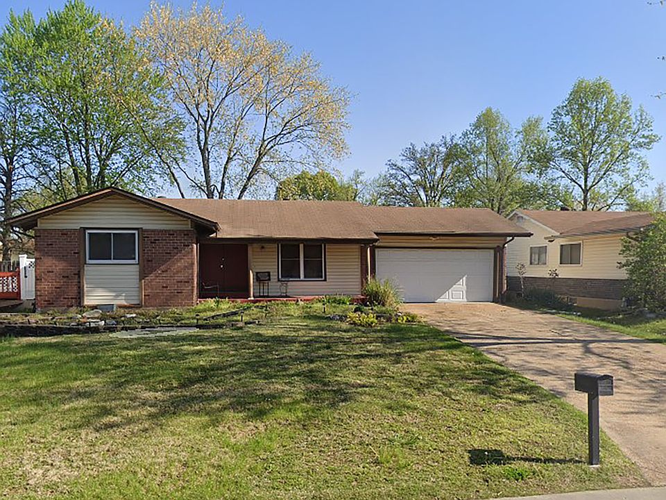 1st image of 2485 Greenbriar Dr