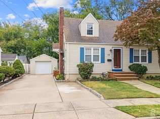 24 Kimble St, Edison, NJ 08817