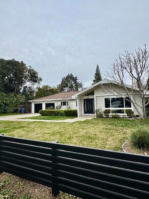 1st image of 80 Greenway Dr