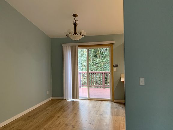 Dining room.