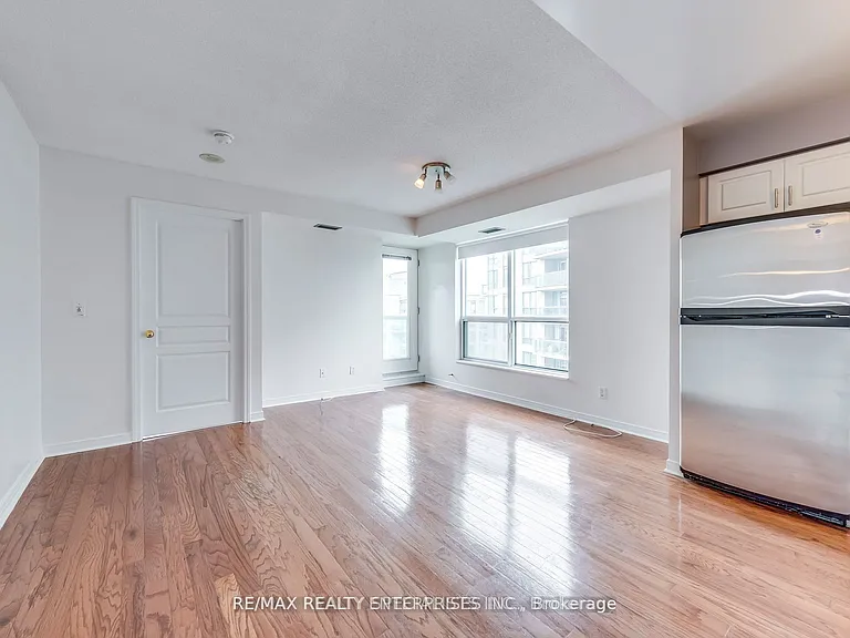 2545 Erin Centre Blvd N #1409 — Photo 11