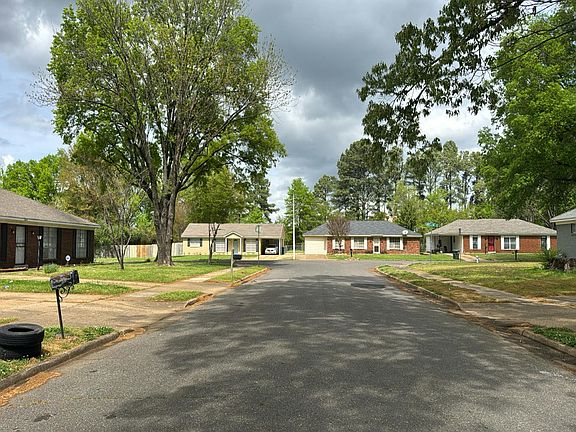 4th image of 2839 Brandale St