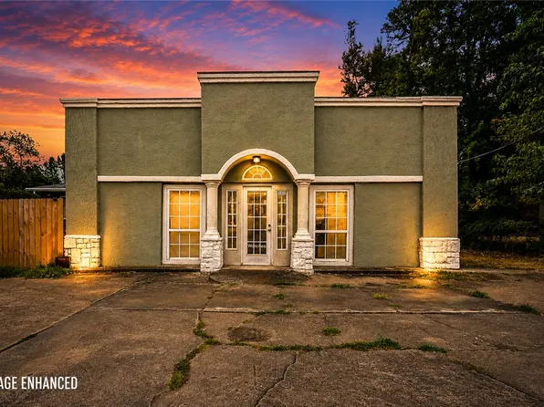 2202 SE 14th St, Bentonville, AR 72712