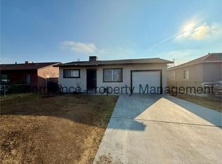 10705 Santa Barbara St, Lamont, CA 93241