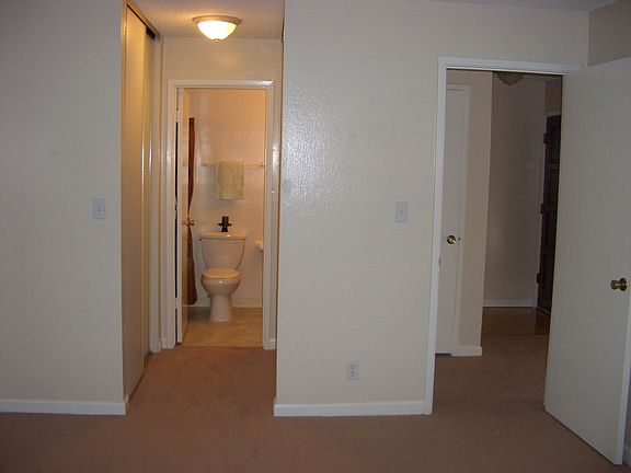5th image of 225 Avery Ln APT 21