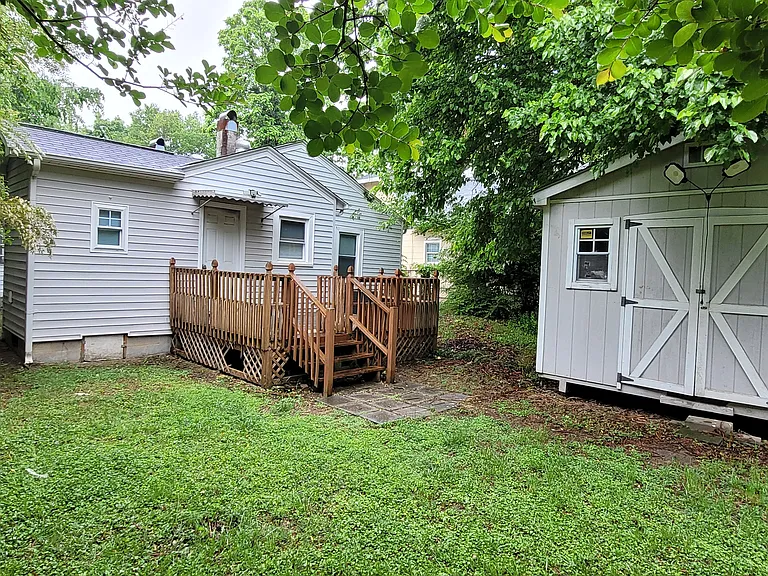 923 Rosewood Pl — Photo 9