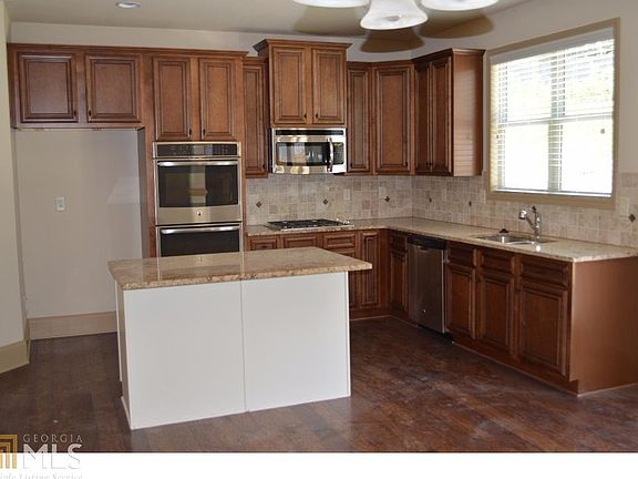 3rd image of 1411 Azalea Brook Dr