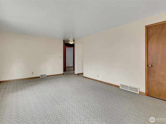 3rd image of 7418 Rainier Avenue S