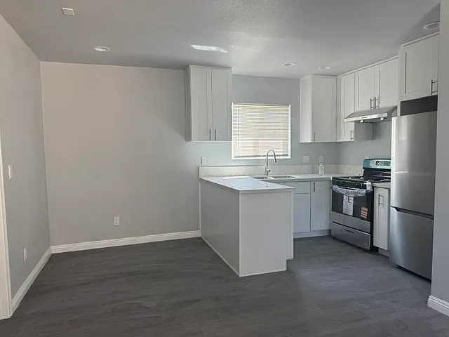 13022 Oak St — Photo 2