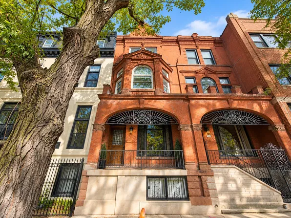 919 N La Salle St, Chicago, IL 60610