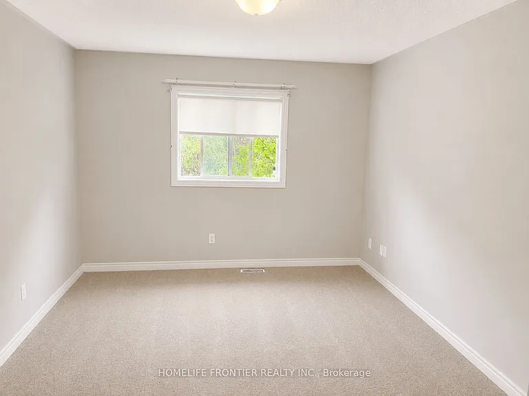 87 Estate Garden Dr — Photo 32