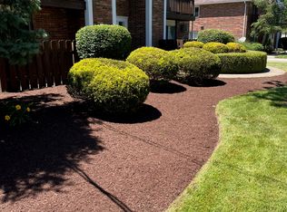 9996 Darrow Rd APT 1, Twinsburg, OH 44087