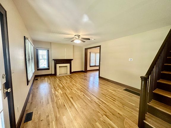 3rd image of 2174 Arlington Ave