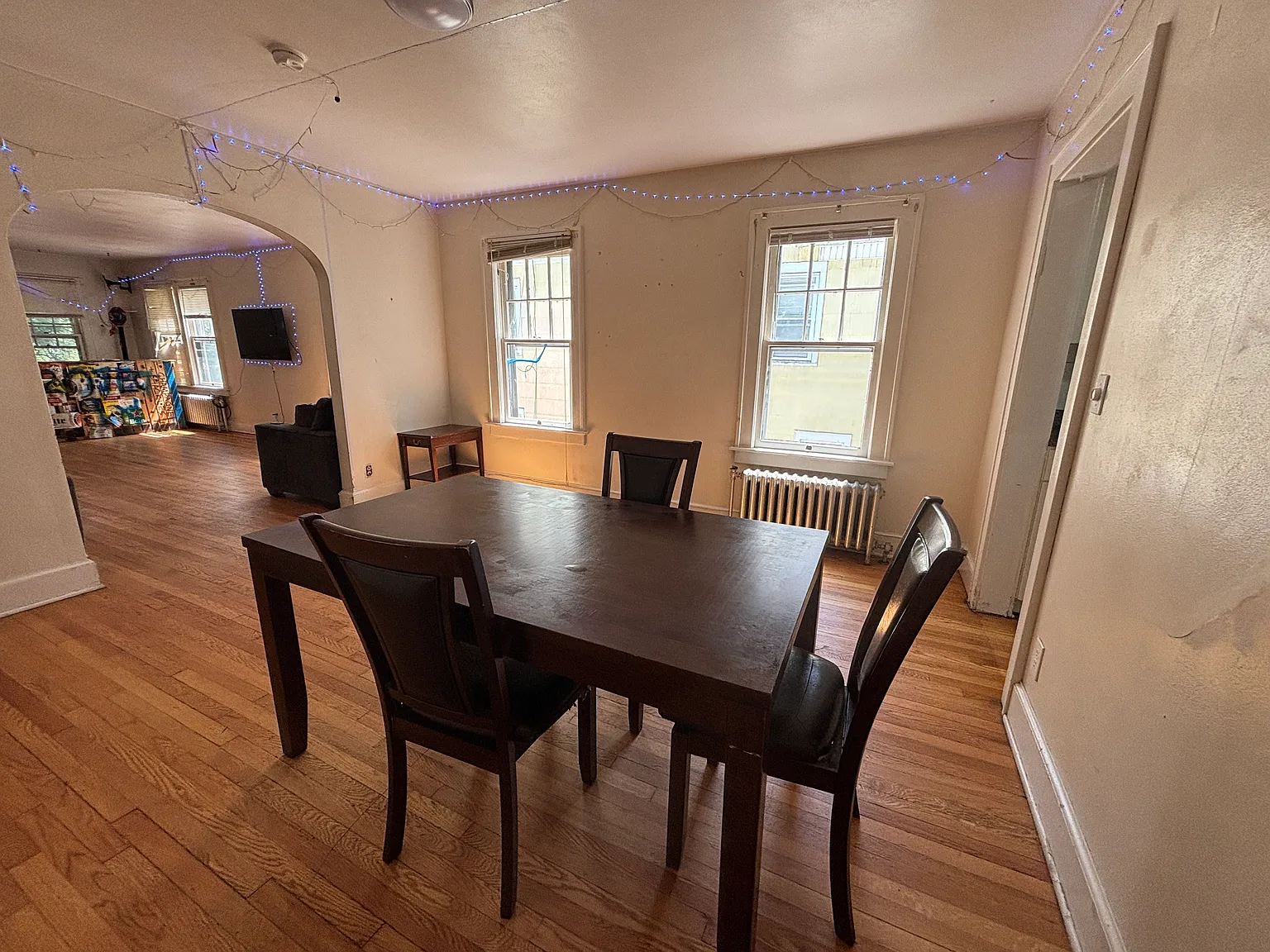 6 bed, 3190 sqft, $4,650 — Photo 3