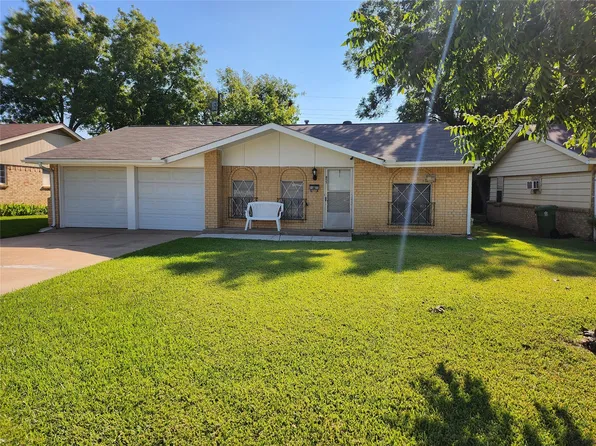 855 Rainbow Trl, Grapevine, TX 76051