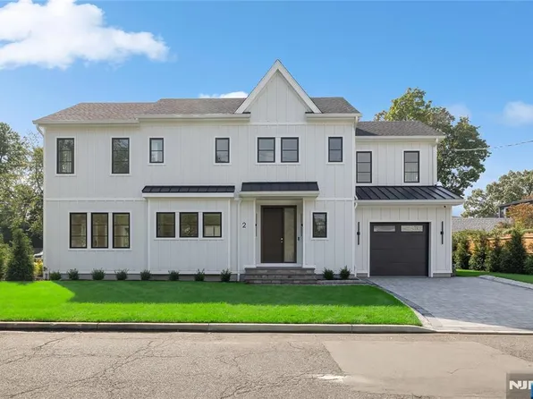 2 Pleasant Avenue, Tenafly, NJ 07670