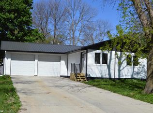 907 5th Ave NE, Belmond, IA 50421