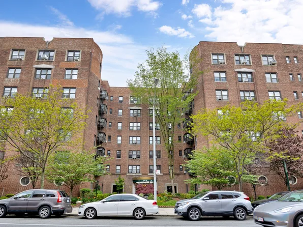 69-10 Yellowston Boulevard image 1 of 25