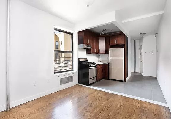 4th image of 424 E 116th St #15A