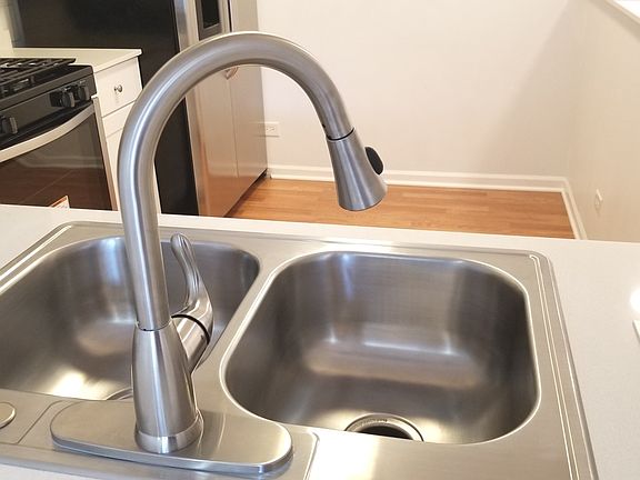 5th image of 308 Hunterdon Ct