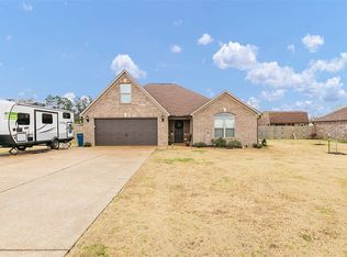 204 Oakmont Cv, Bells, TN 38006